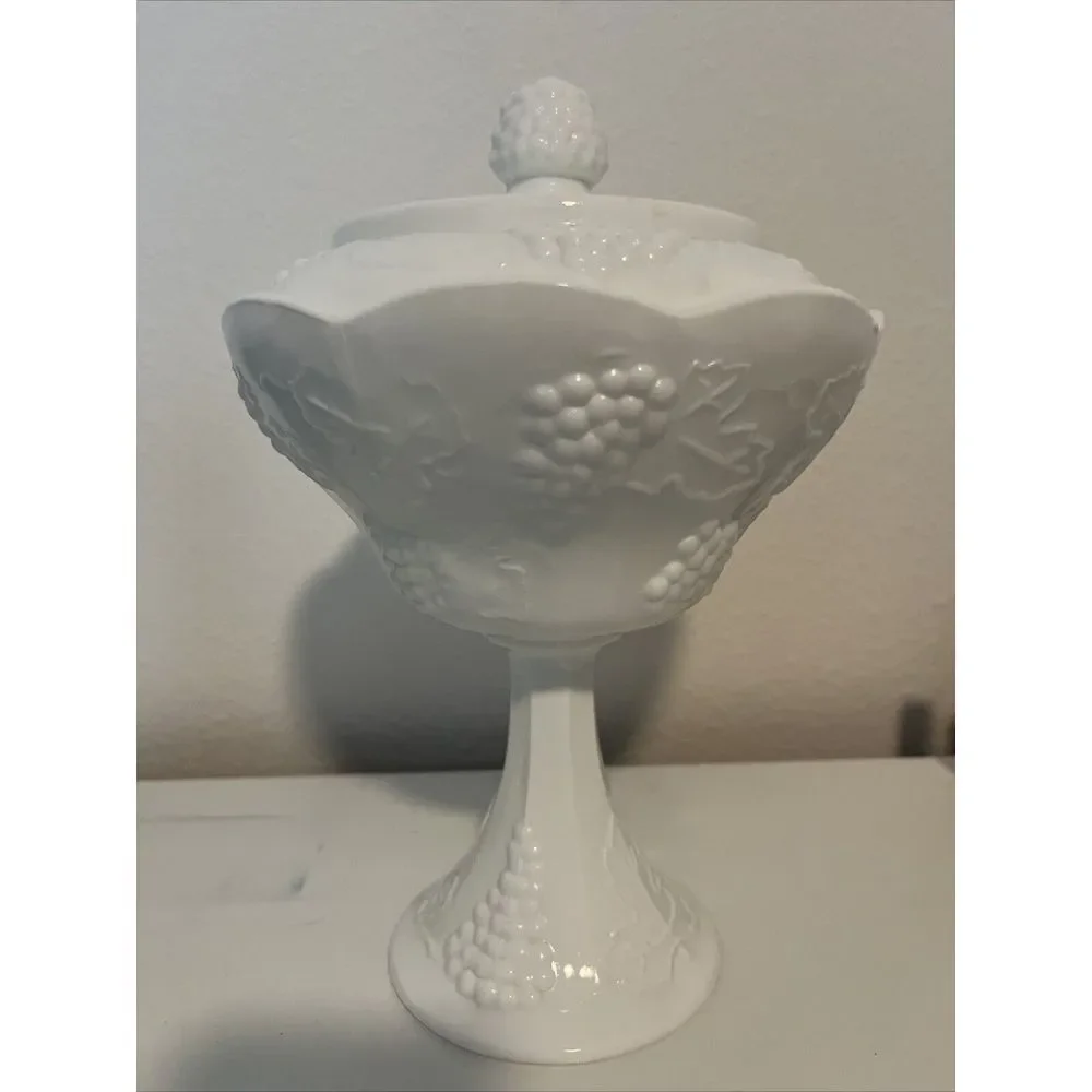Indiana Glass Colony Harvest Grape Covered Compote Milk Glass - Picture 1 of 1